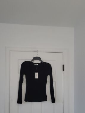 zeagoo Black Ribbed Scoop Neck Top